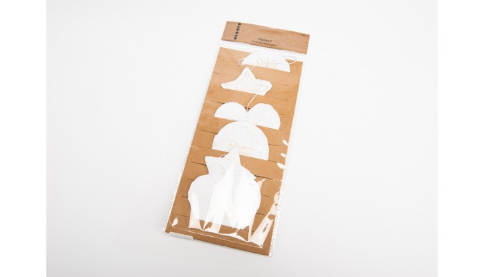 Guirlande en papier blanc doré