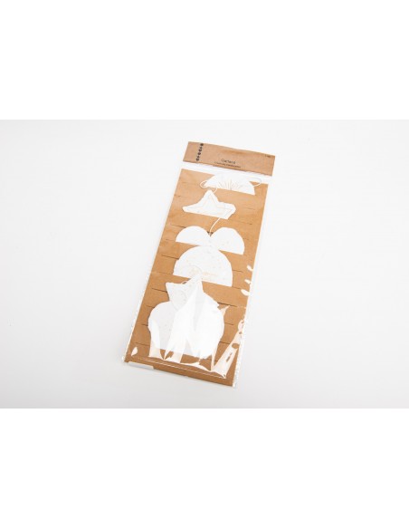 Guirlande en papier blanc doré