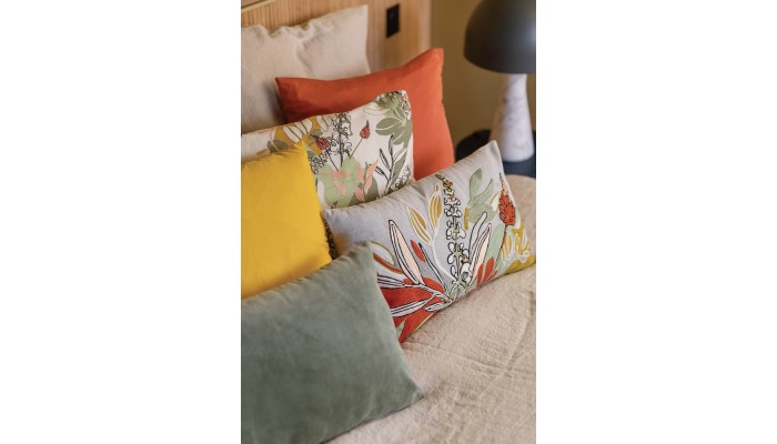 GINA - Coussin recyclé brodé 45 X 45