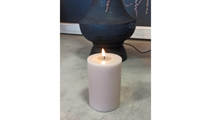 DELUXE - Bougie LED rose D.7,5 cm hauteur 12,5 cm